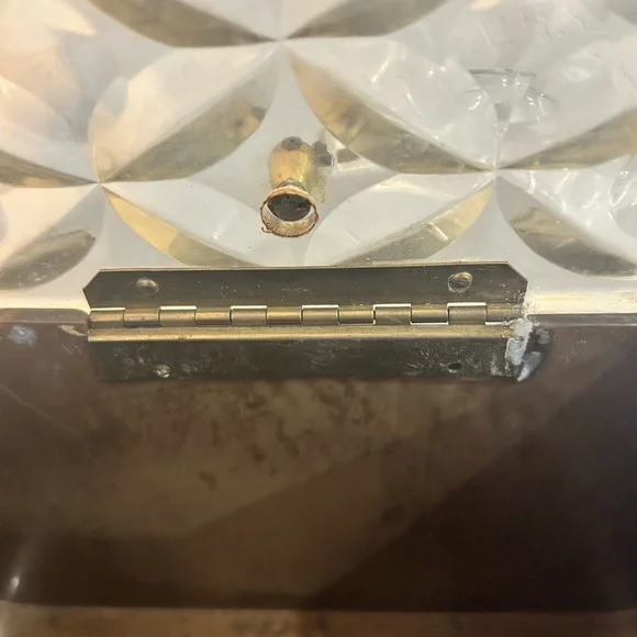 VINTAGE 1950'S LUCITE BOX PURSE W/BROWN AND BLACK SPECKLED BASE
